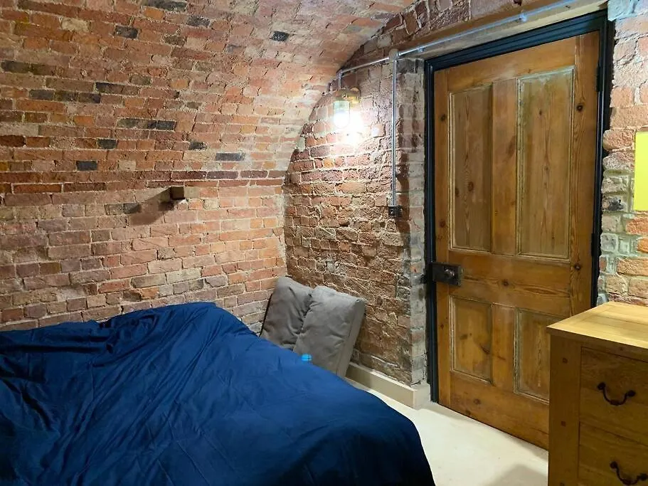 Lavish Apartment At Montpellier Gardens Челтенхам