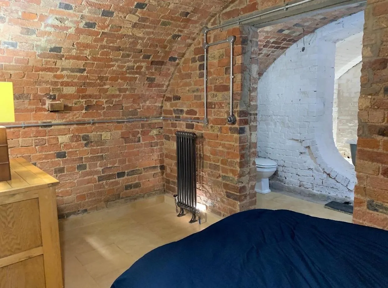 Lavish Apartment At Montpellier Gardens Челтенхам